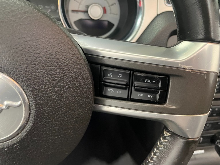 Used-2010-Ford-Mustang-V6-Convertible-RWD