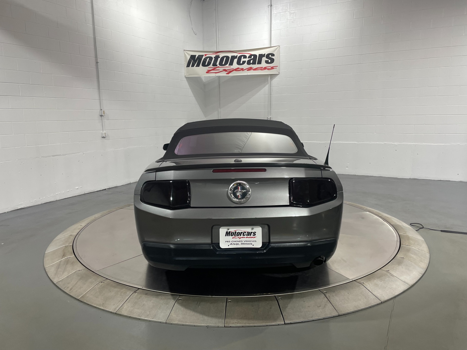 Used-2010-Ford-Mustang-V6-Convertible-RWD