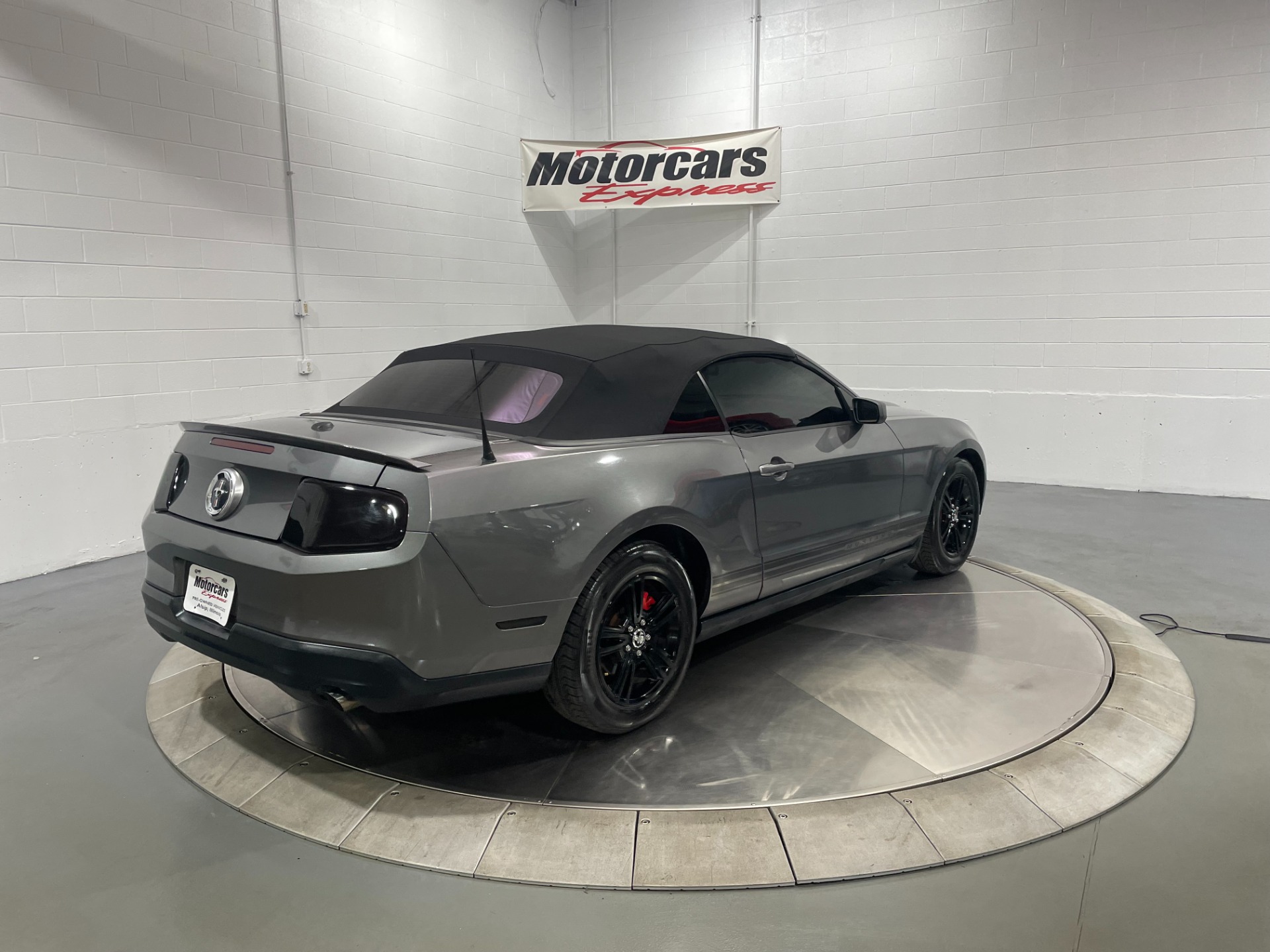 Used-2010-Ford-Mustang-V6-Convertible-RWD