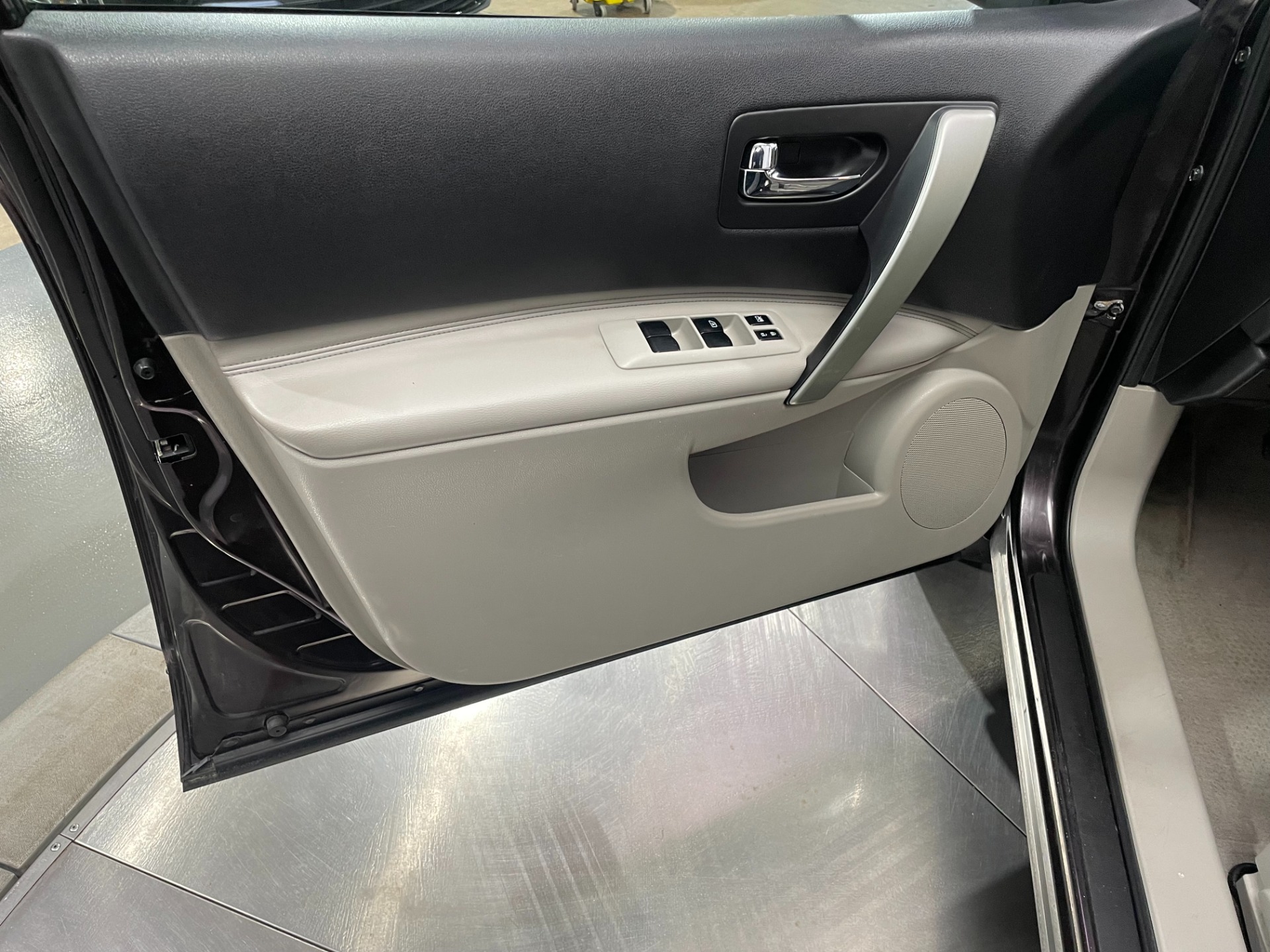 Used-2011-Nissan-Rogue-SL-AWD