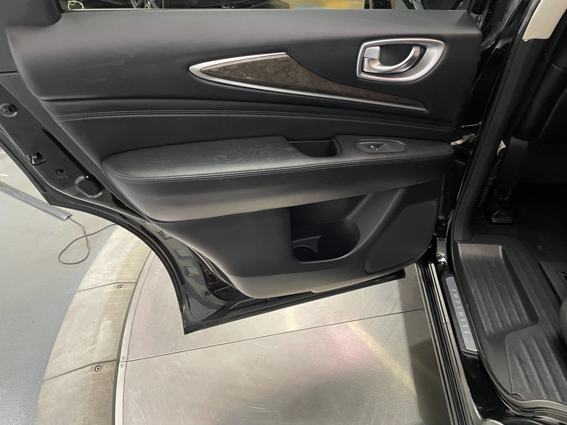Used-2014-INFINITI-QX60-AWD