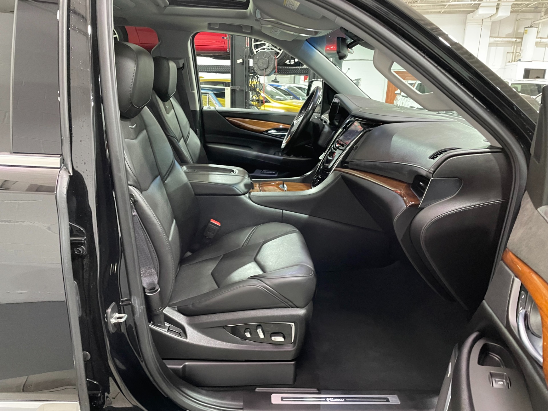Used-2016-Cadillac-Escalade-Premium-Collection-4X4