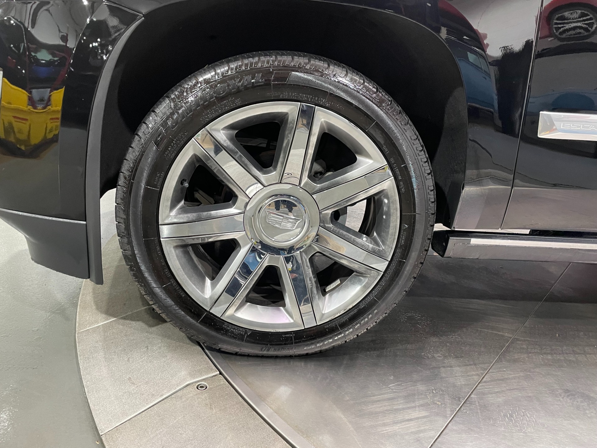 Used-2016-Cadillac-Escalade-Premium-Collection-4X4