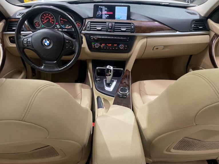 Used-2014-BMW-3-Series-320i-xDrive