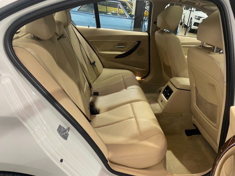 Used-2014-BMW-3-Series-320i-xDrive