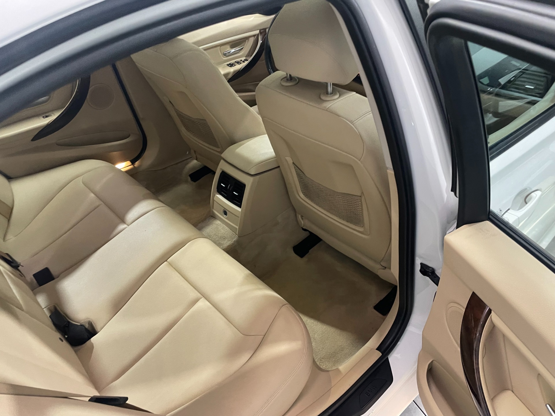 Used-2014-BMW-3-Series-320i-xDrive