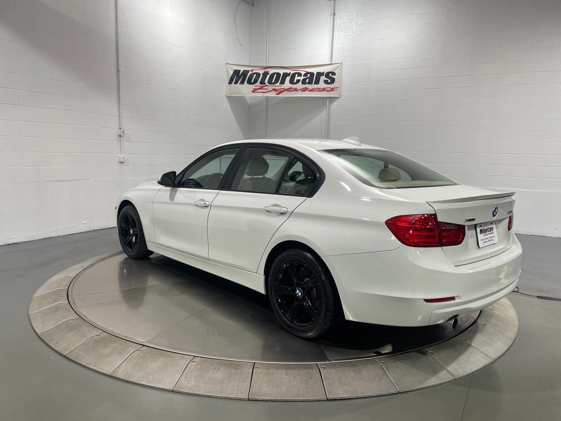 Used-2014-BMW-3-Series-320i-xDrive
