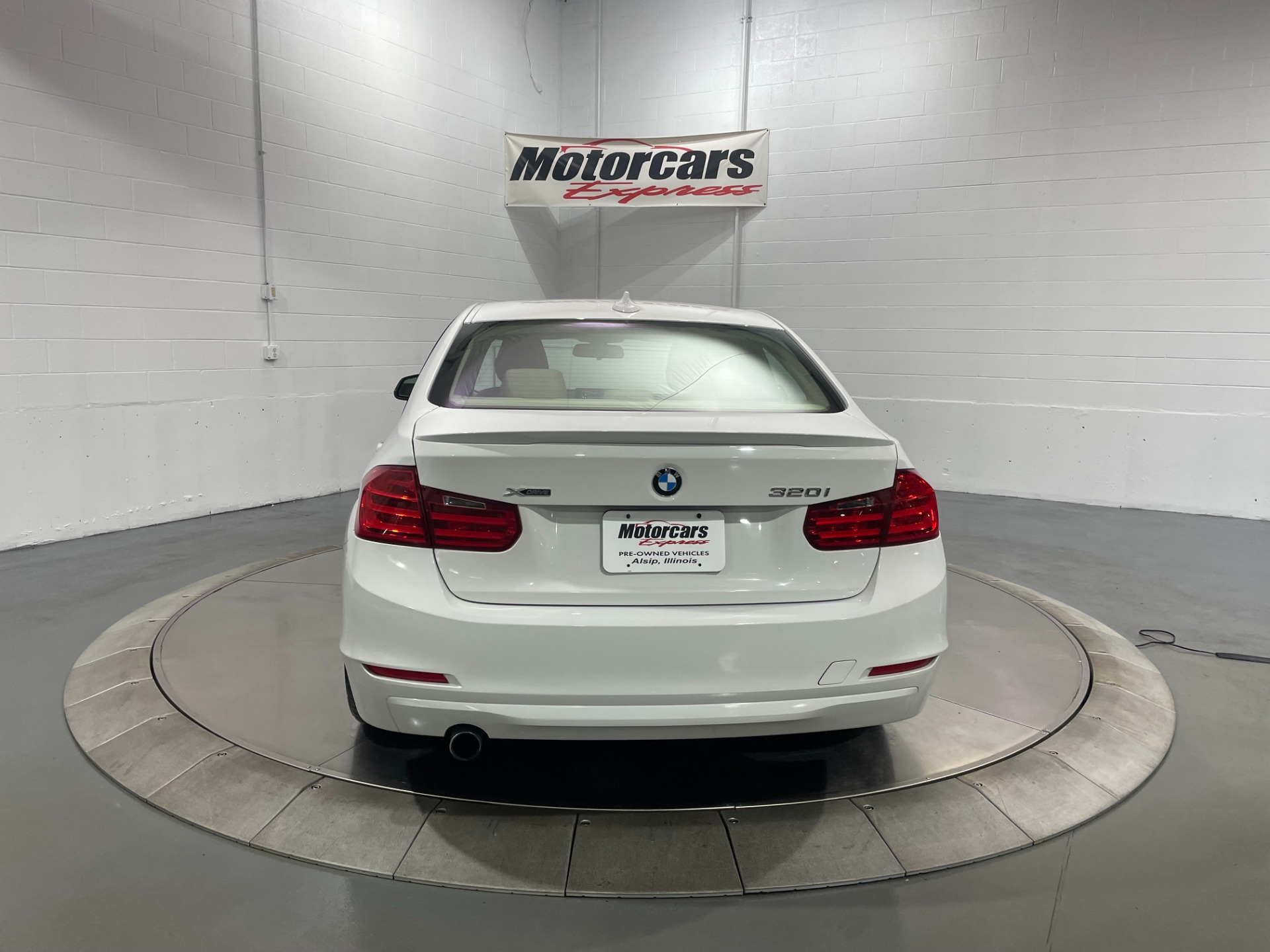 Used-2014-BMW-3-Series-320i-xDrive
