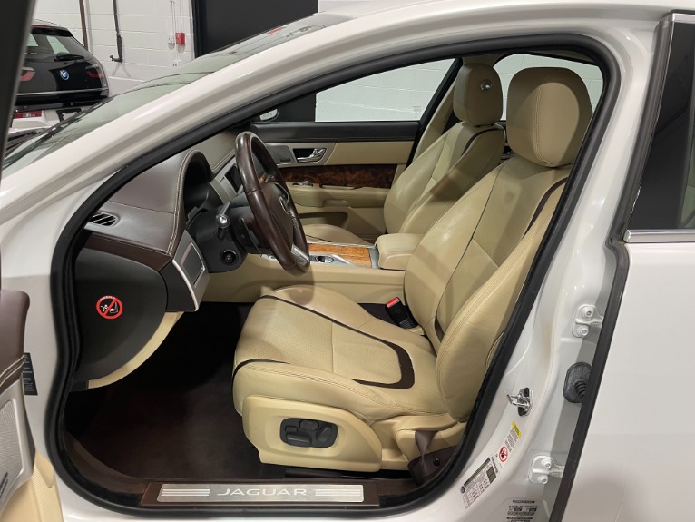 Used-2015-Jaguar-XF-supercharged-30-Portfolio-RWD