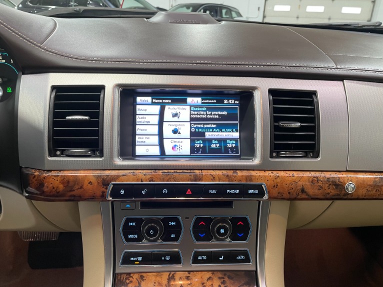 Used-2015-Jaguar-XF-supercharged-30-Portfolio-RWD