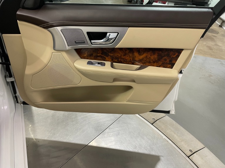 Used-2015-Jaguar-XF-supercharged-30-Portfolio-RWD