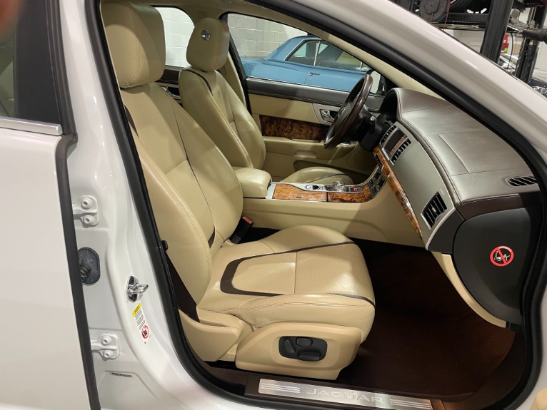 Used-2015-Jaguar-XF-supercharged-30-Portfolio-RWD