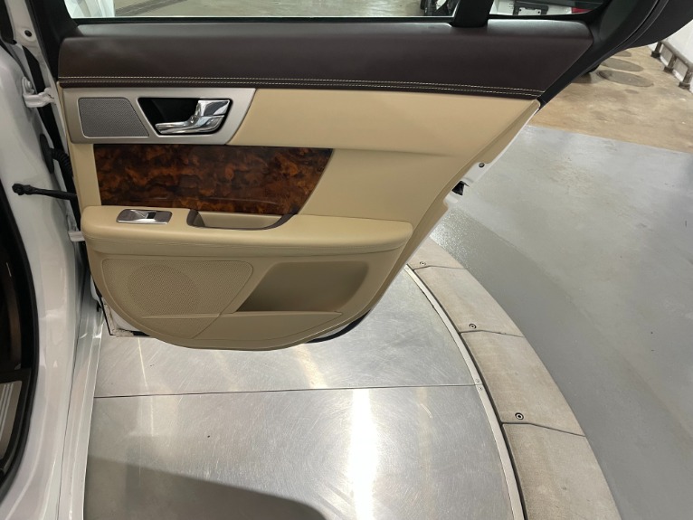 Used-2015-Jaguar-XF-supercharged-30-Portfolio-RWD