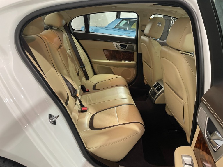 Used-2015-Jaguar-XF-supercharged-30-Portfolio-RWD
