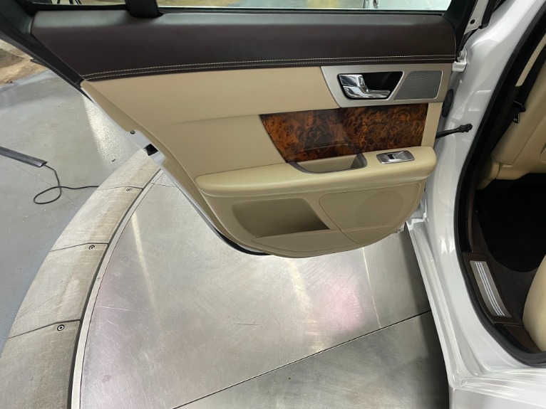 Used-2015-Jaguar-XF-supercharged-30-Portfolio-RWD