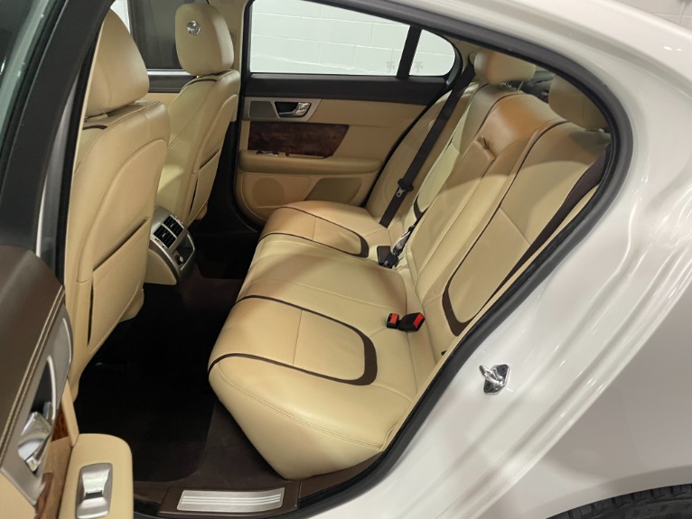 Used-2015-Jaguar-XF-supercharged-30-Portfolio-RWD