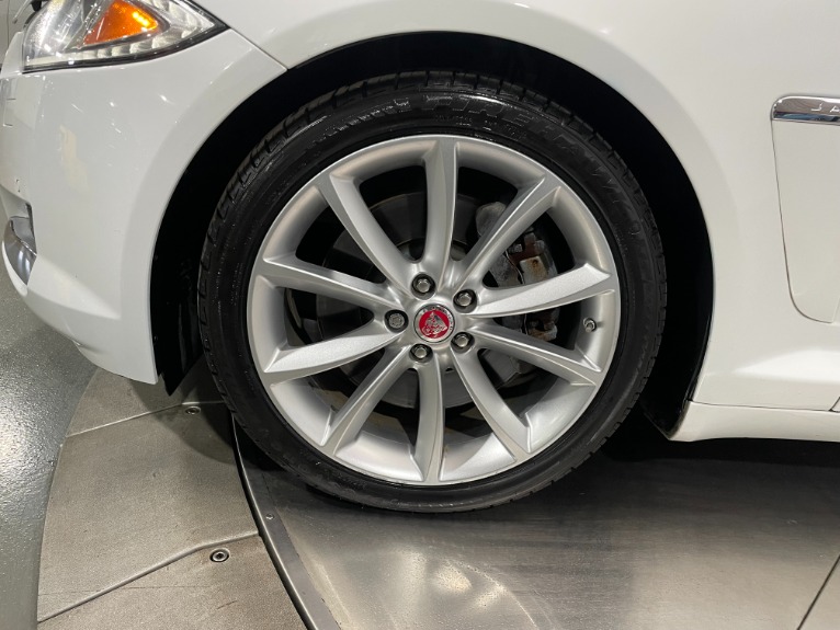 Used-2015-Jaguar-XF-supercharged-30-Portfolio-RWD