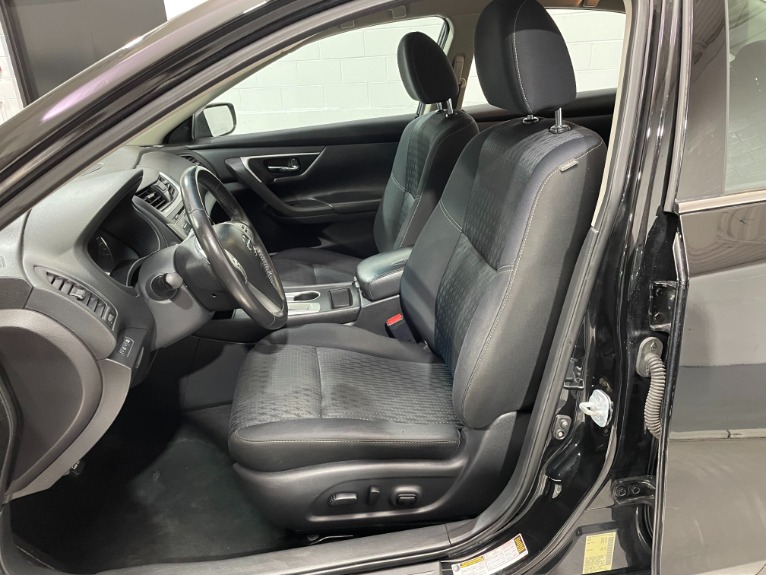 Used-2017-Nissan-Altima-25-SV-FWD