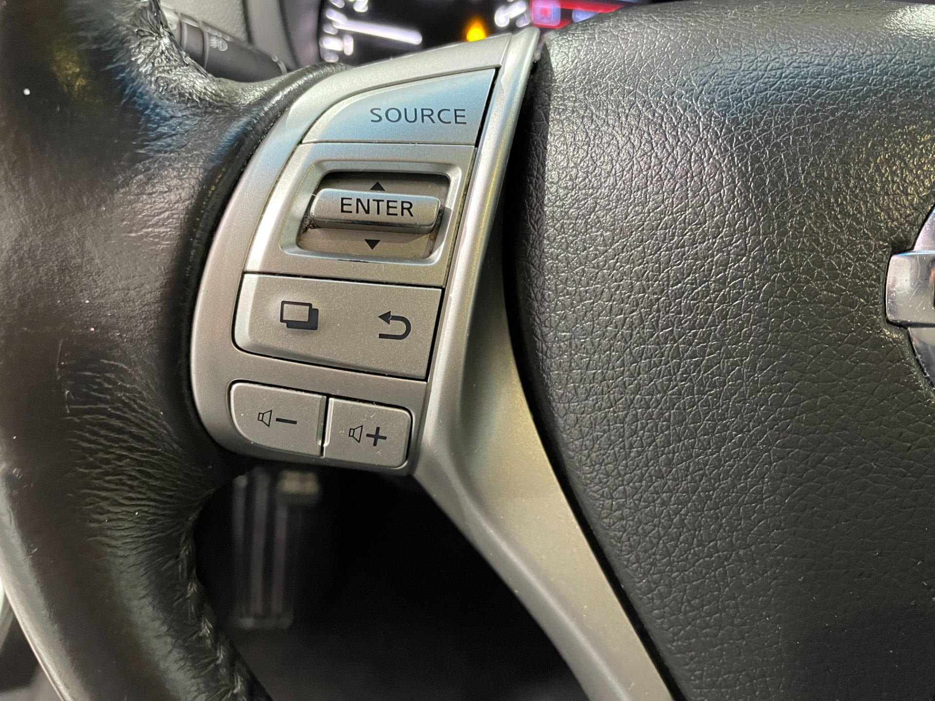 Used-2017-Nissan-Altima-25-SV-FWD