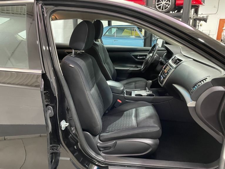 Used-2017-Nissan-Altima-25-SV-FWD