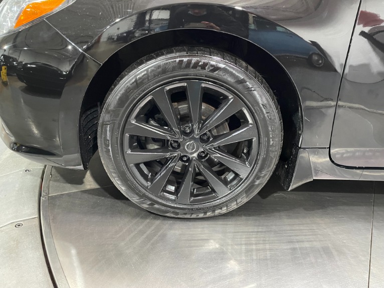 Used-2017-Nissan-Altima-25-SV-FWD