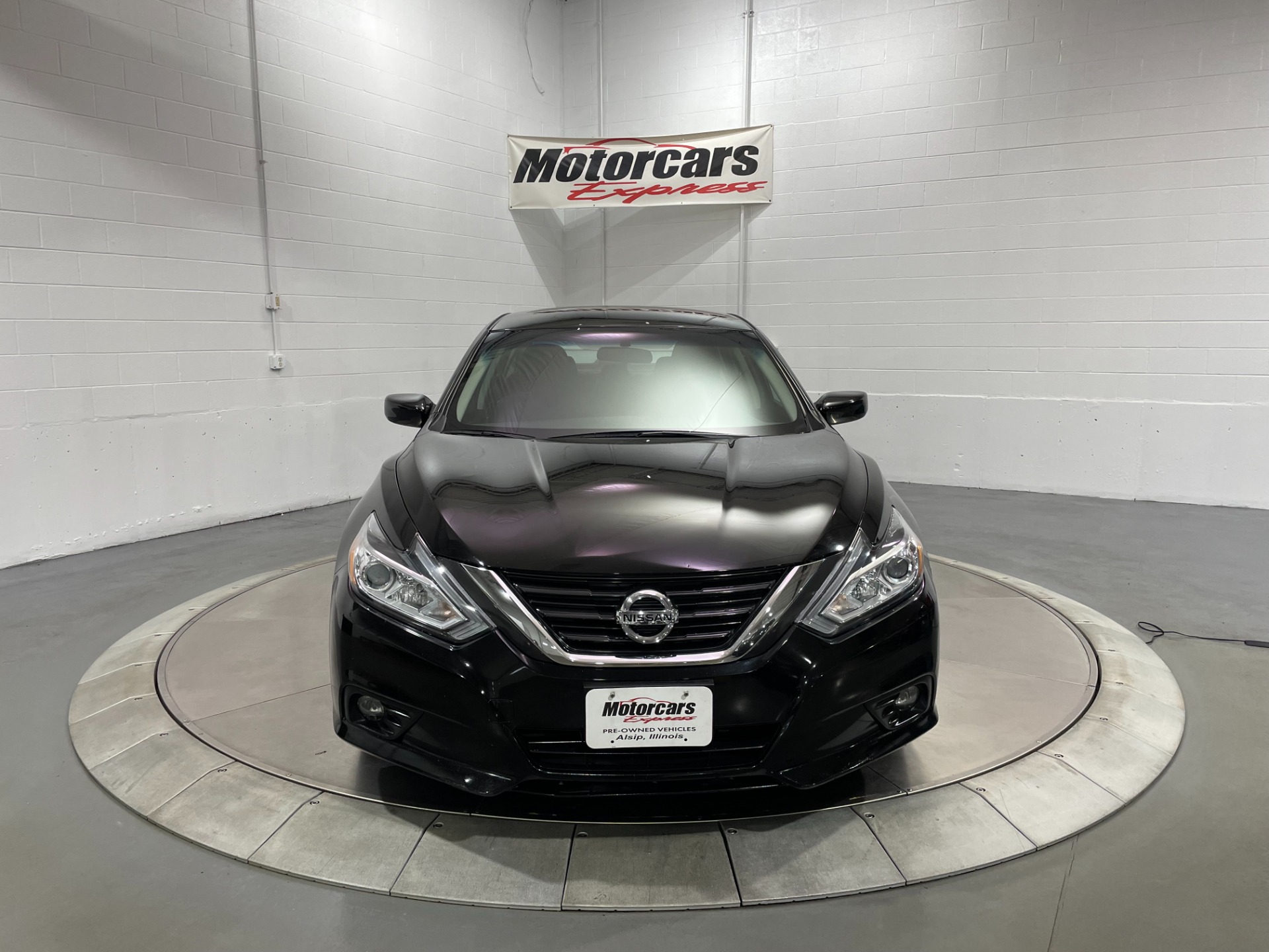 Used-2017-Nissan-Altima-25-SV-FWD