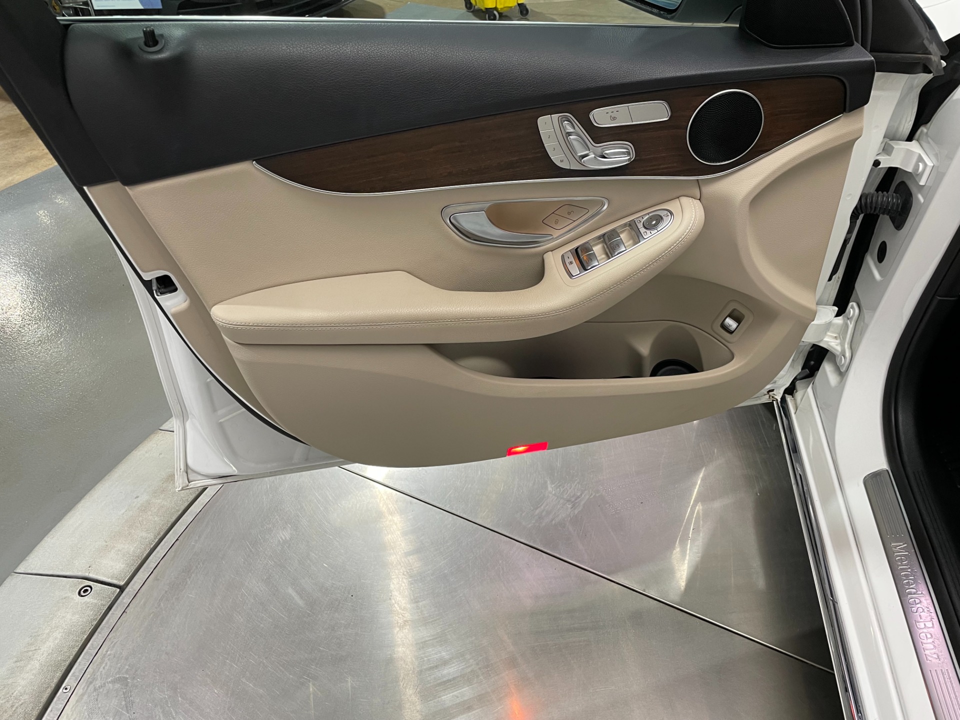 Used-2019-Mercedes-Benz-C-Class-C-300-4MATIC