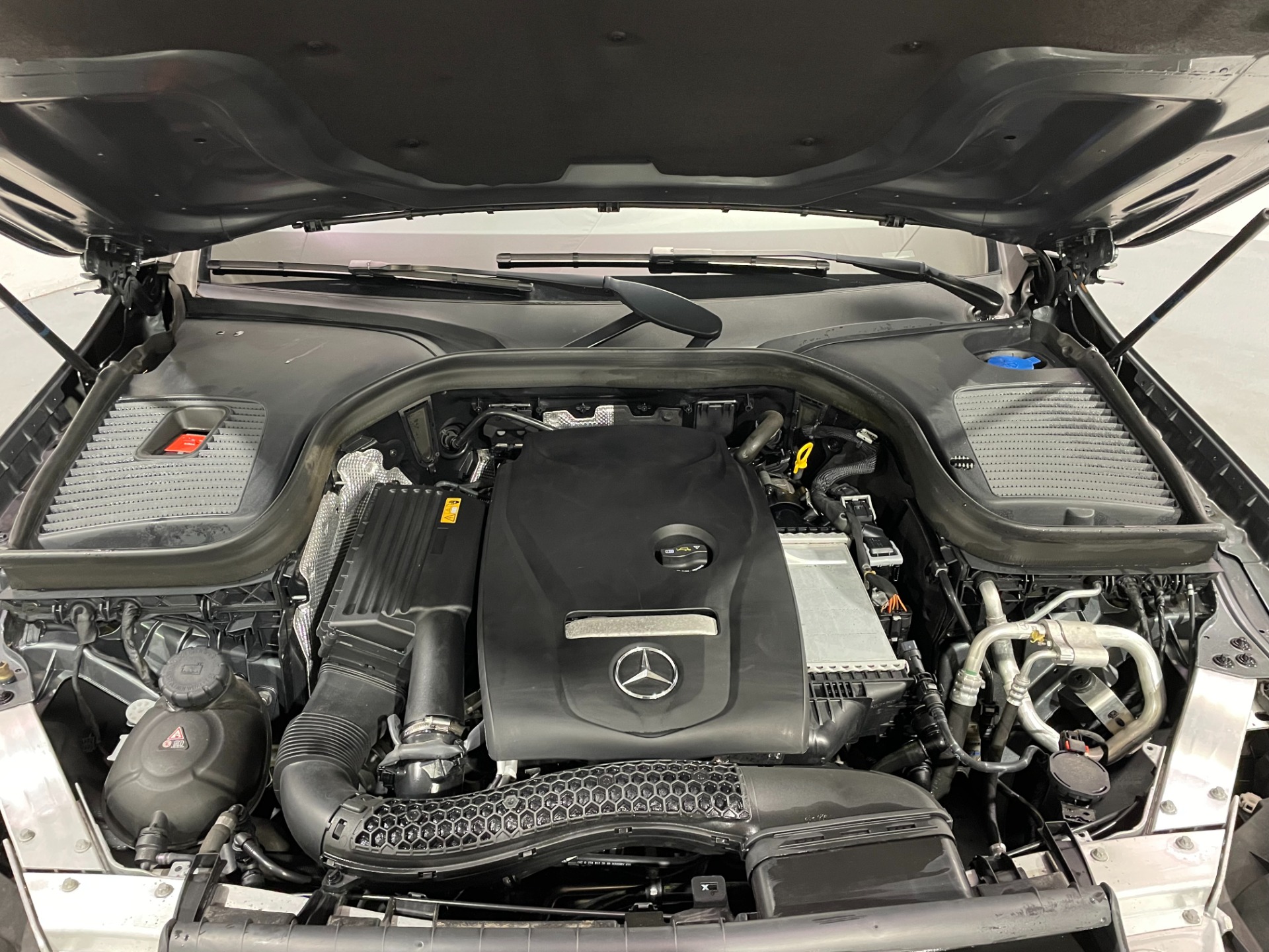 Used-2018-Mercedes-Benz-GLC-GLC-300-4MATIC