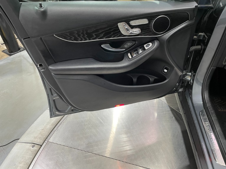 Used-2018-Mercedes-Benz-GLC-GLC-300-4MATIC