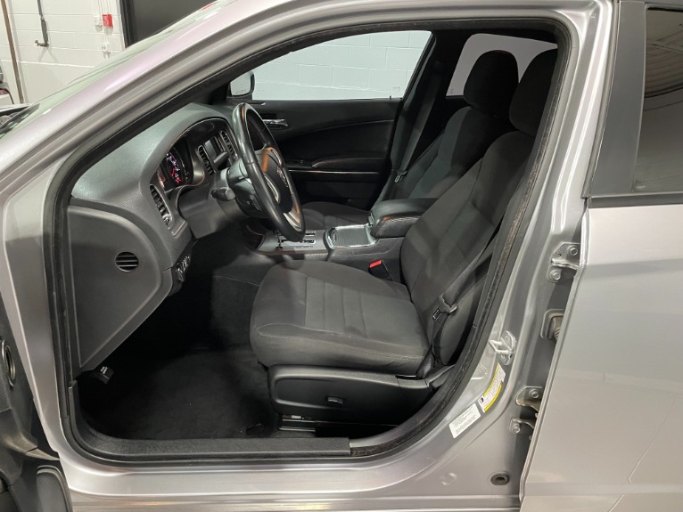 Used-2013-Dodge-Charger-SE-RWD