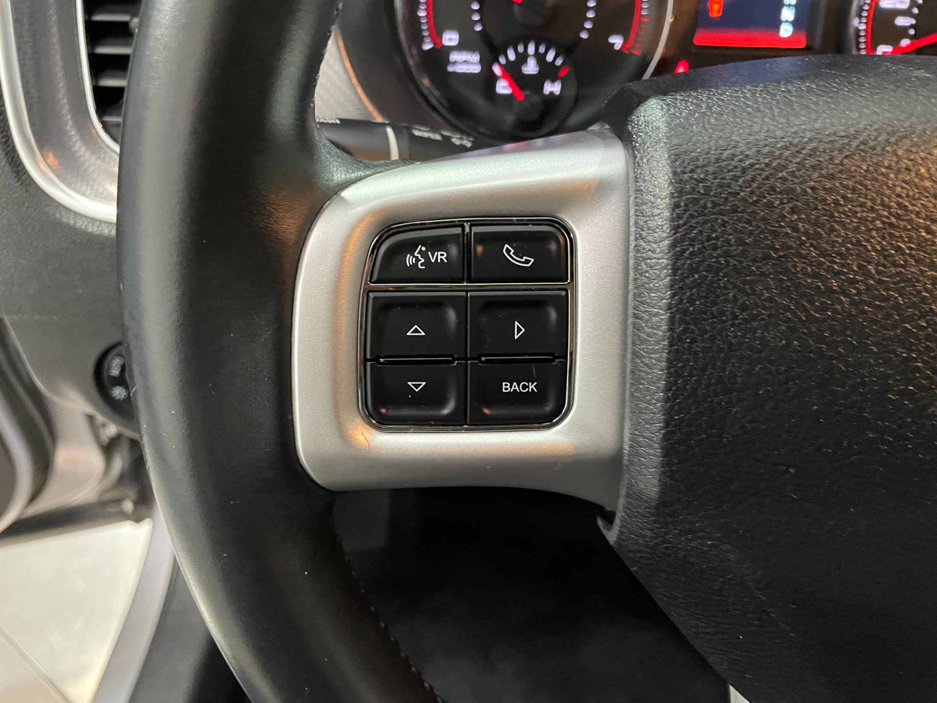 Used-2013-Dodge-Charger-SE-RWD