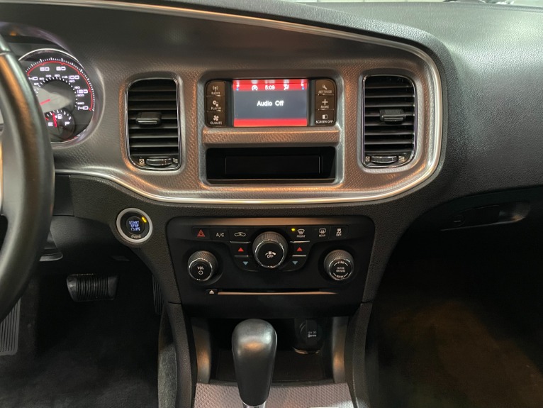 Used-2013-Dodge-Charger-SE-RWD
