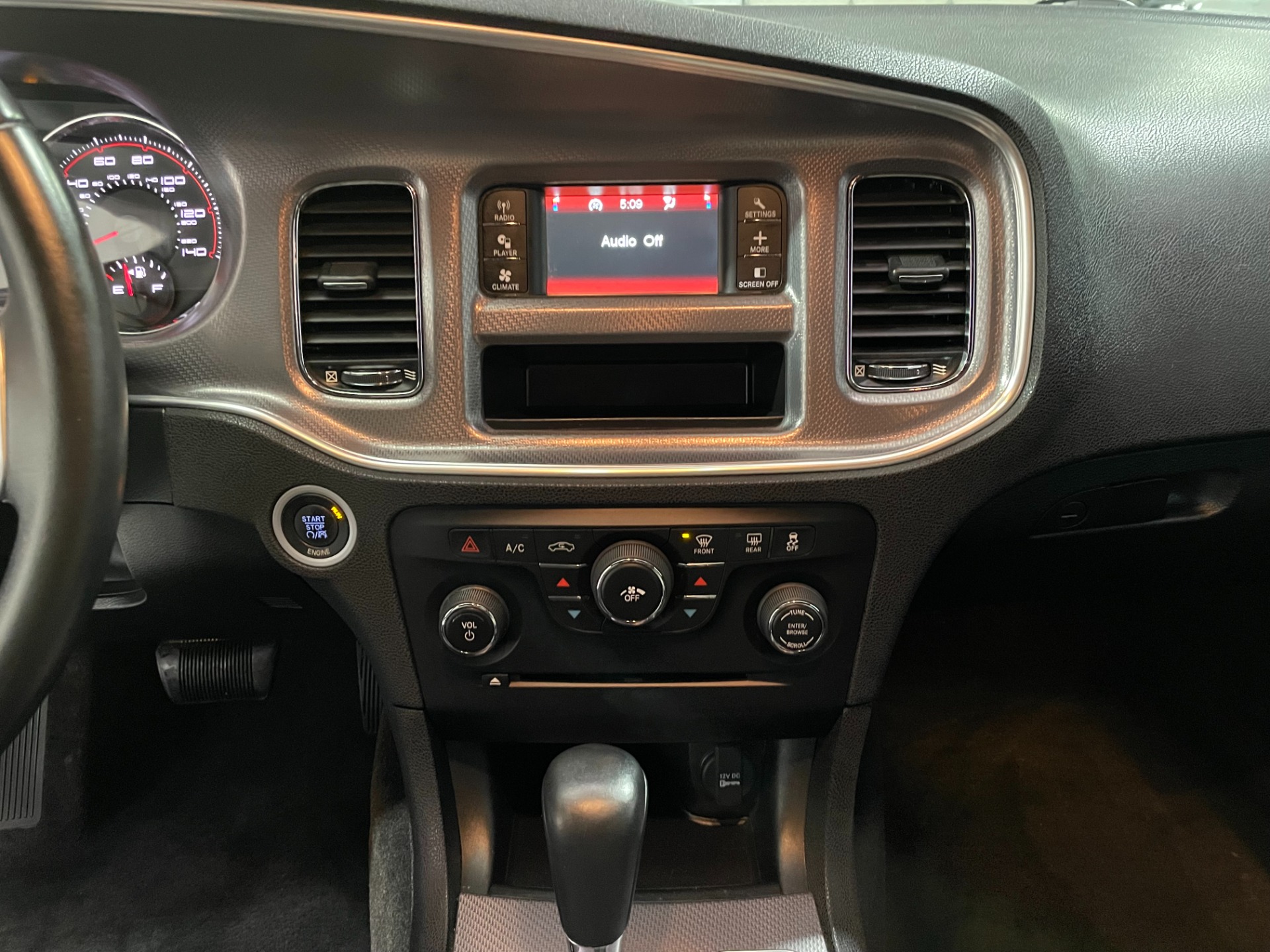 Used-2013-Dodge-Charger-SE-RWD