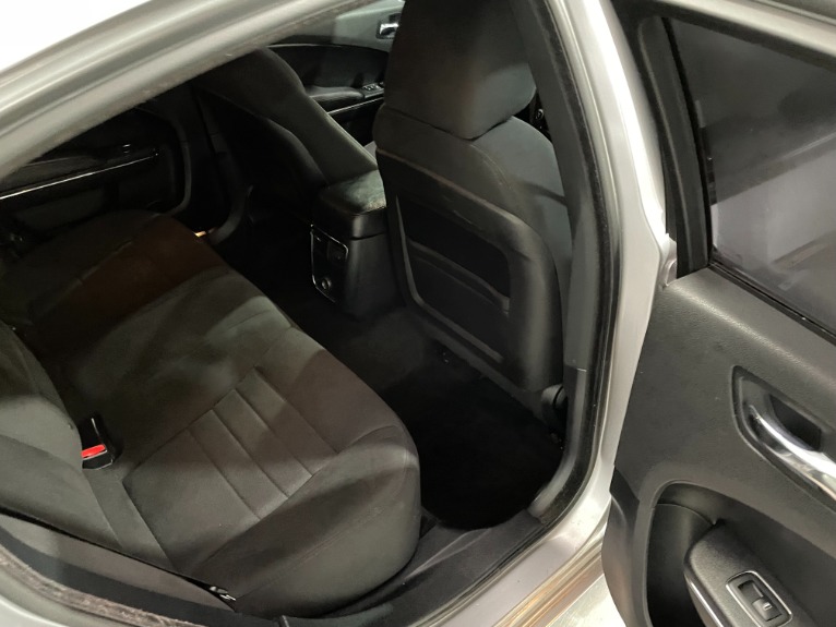 Used-2013-Dodge-Charger-SE-RWD