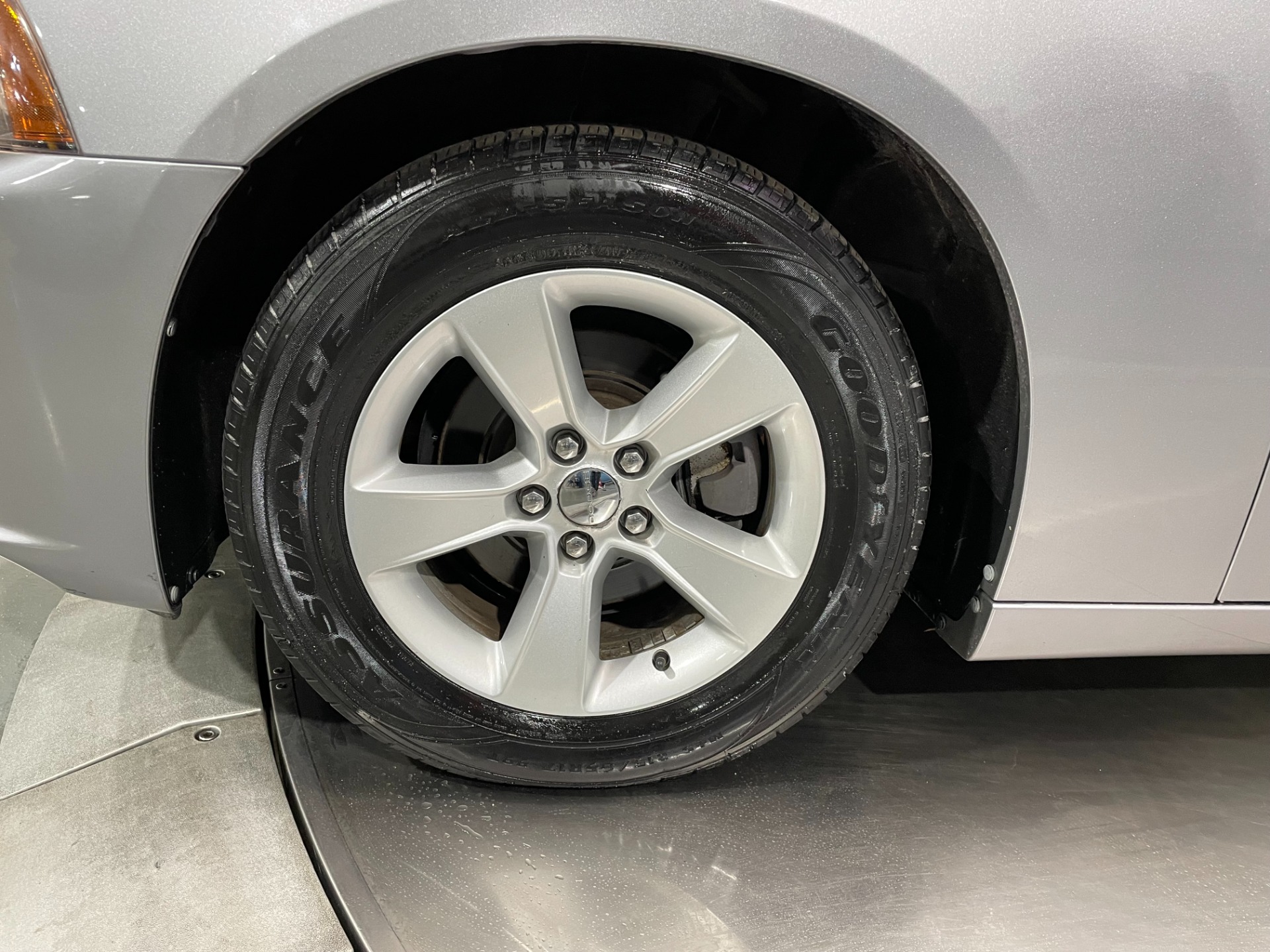 Used-2013-Dodge-Charger-SE-RWD
