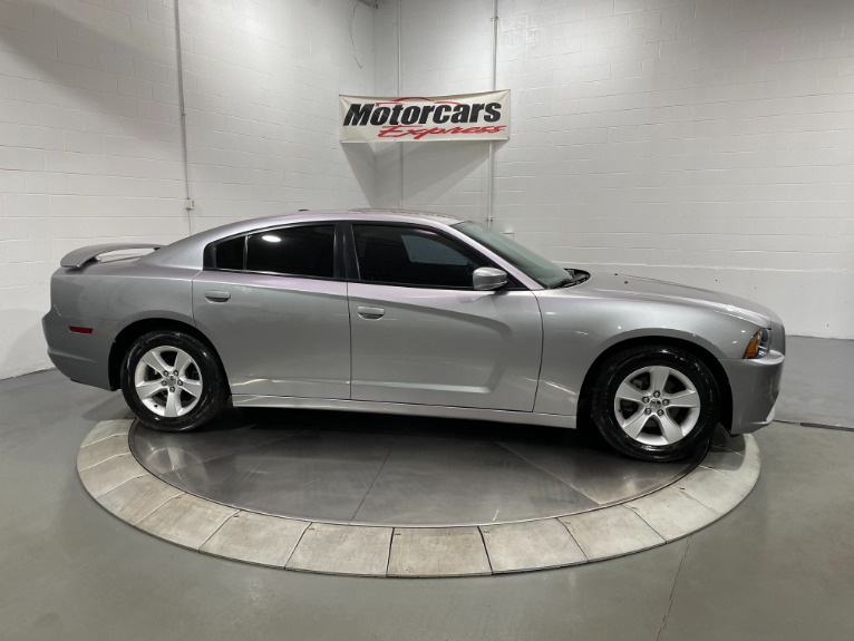 Used-2013-Dodge-Charger-SE-RWD