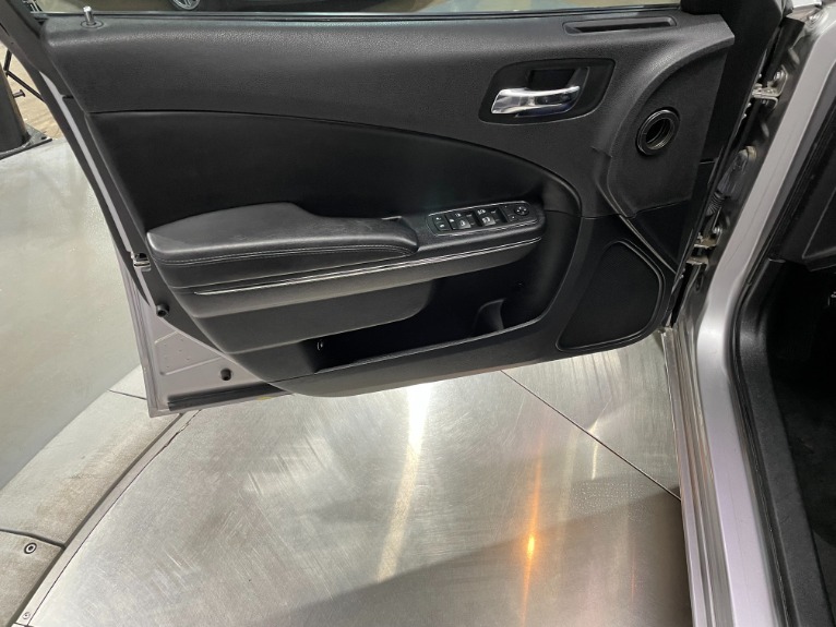 Used-2013-Dodge-Charger-SE-RWD
