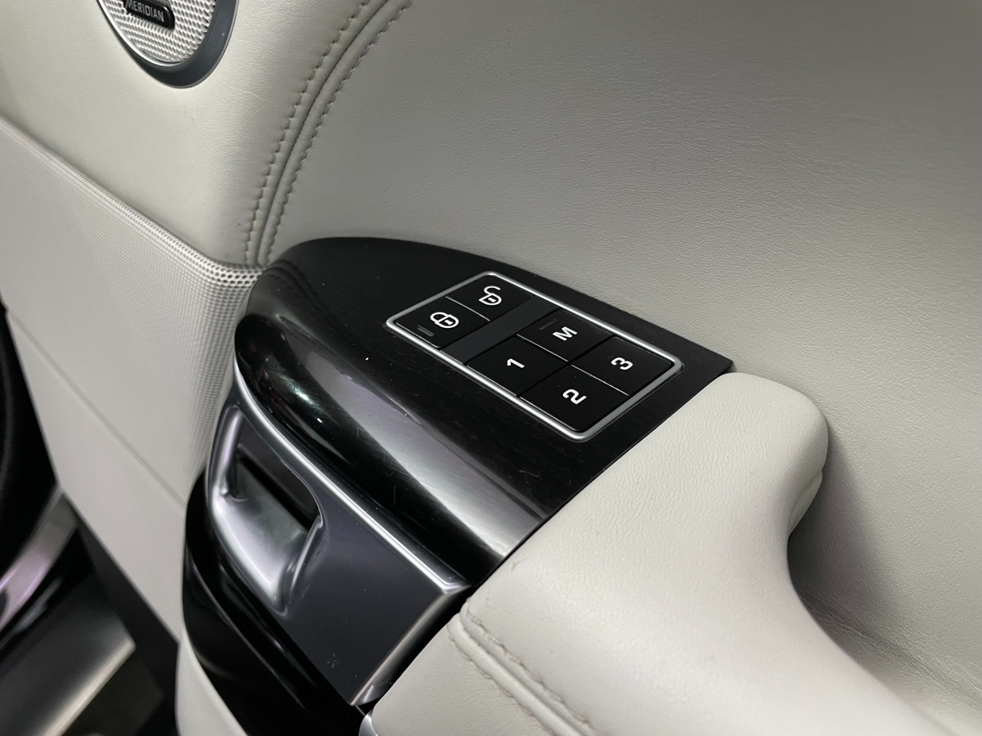 Used-2014-Land-Rover-Range-Rover-Autobiography-4X4