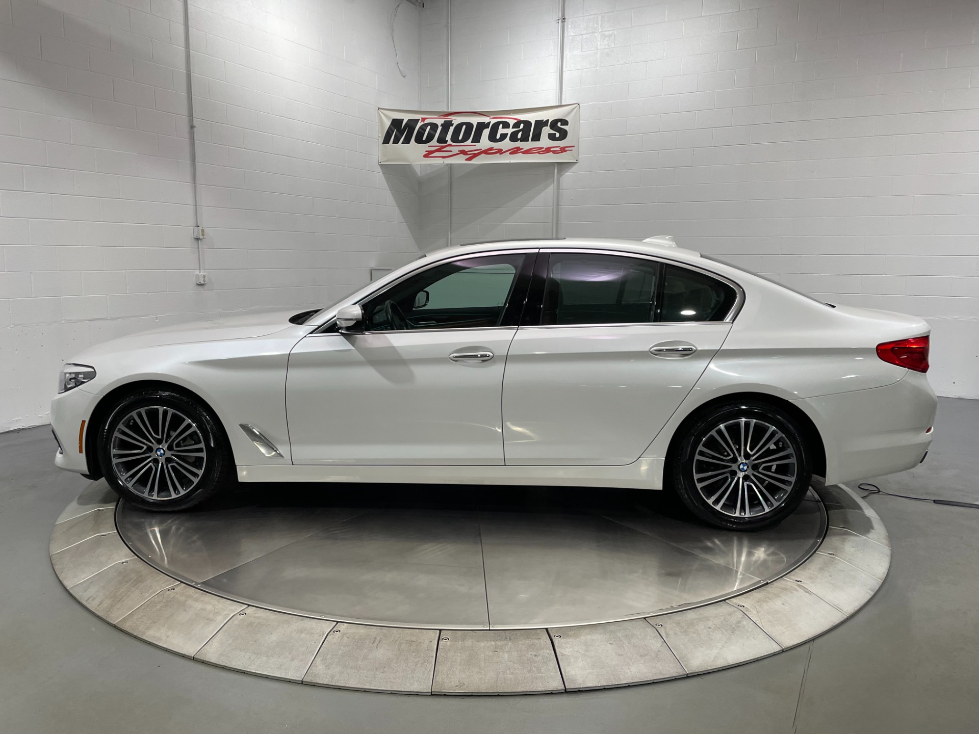 Used-2018-BMW-5-Series-540i-xDrive-Sport-Line