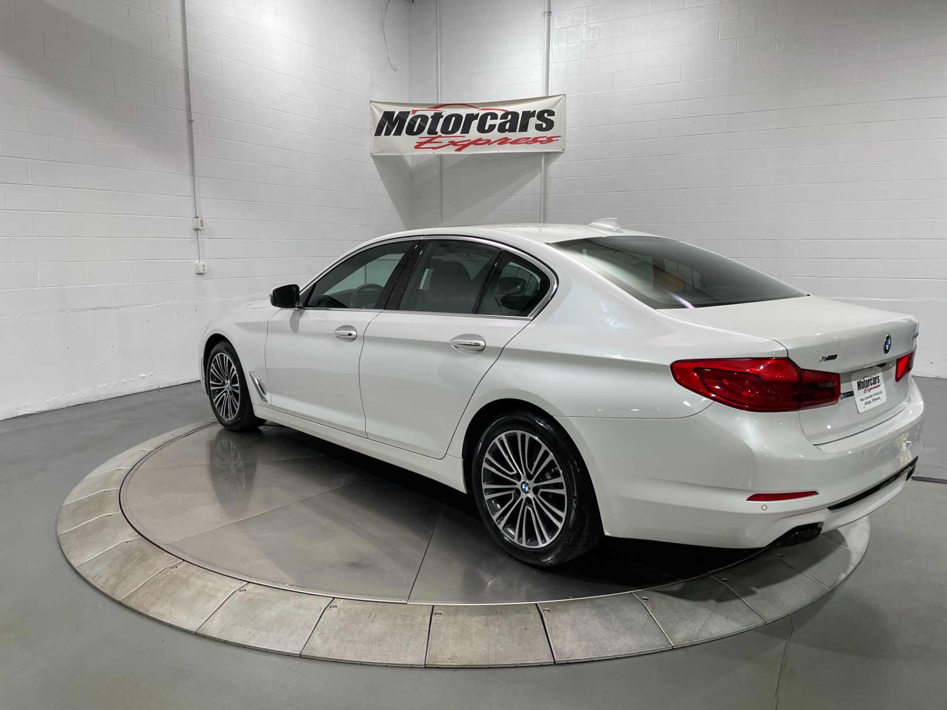Used-2018-BMW-5-Series-540i-xDrive-Sport-Line