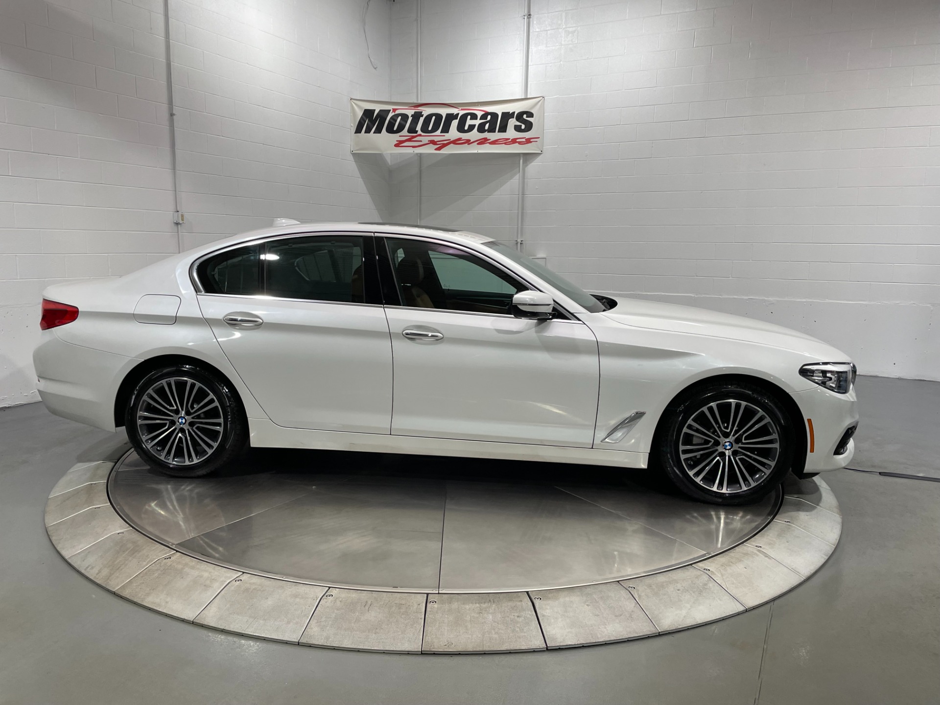 Used-2018-BMW-5-Series-540i-xDrive-Sport-Line