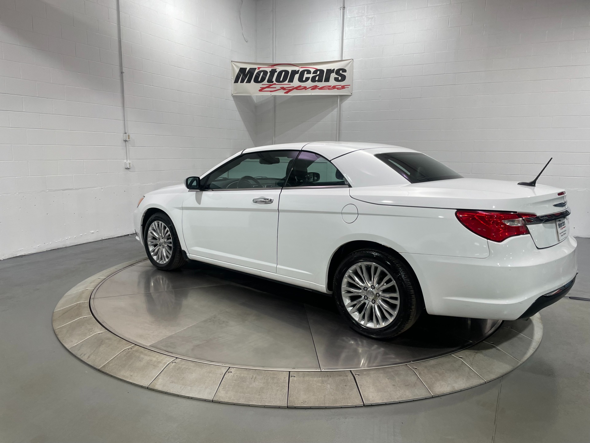 Used-2012-Chrysler-200-Convertible-Limited-FWD