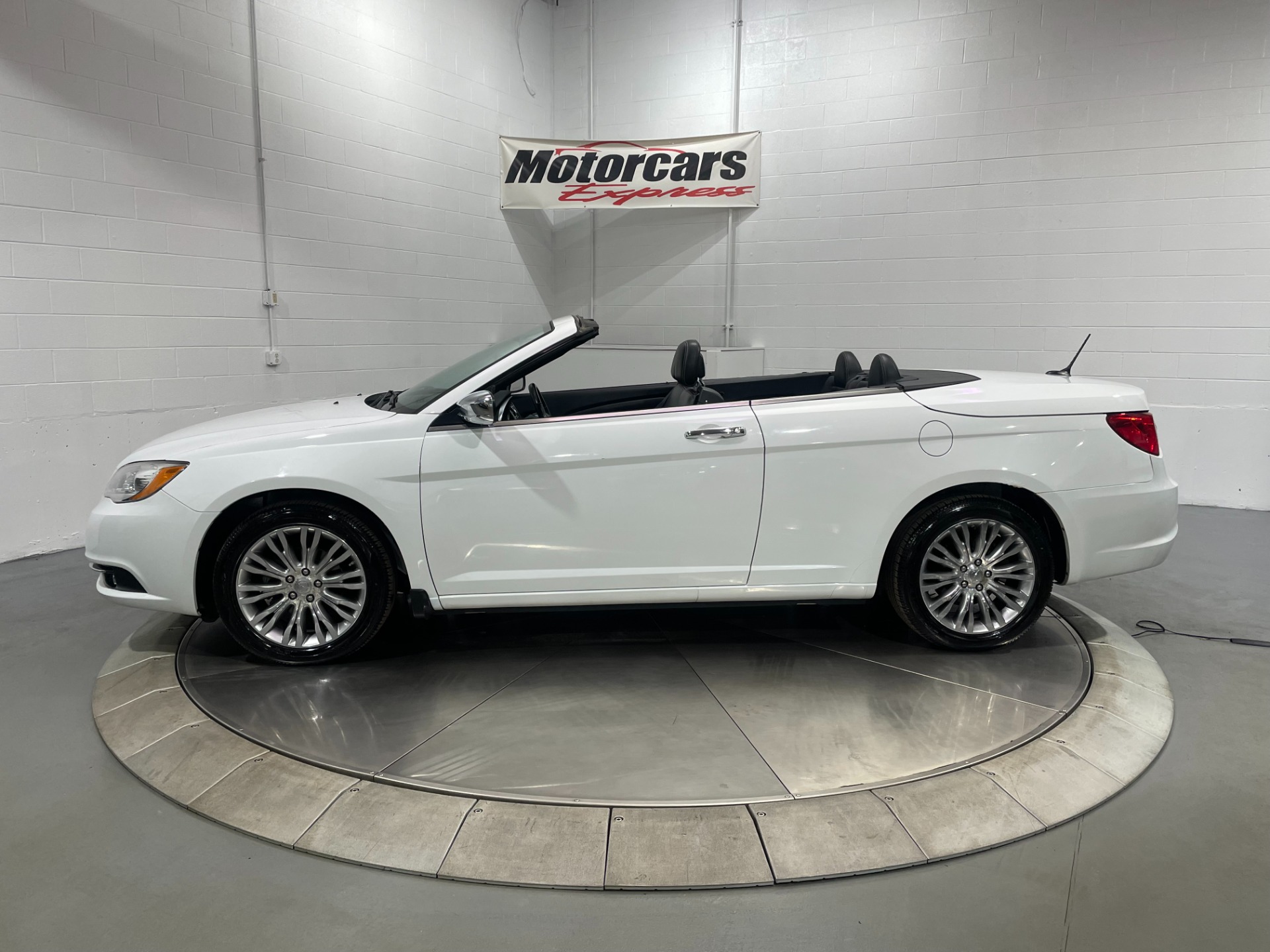 Used-2012-Chrysler-200-Convertible-Limited-FWD