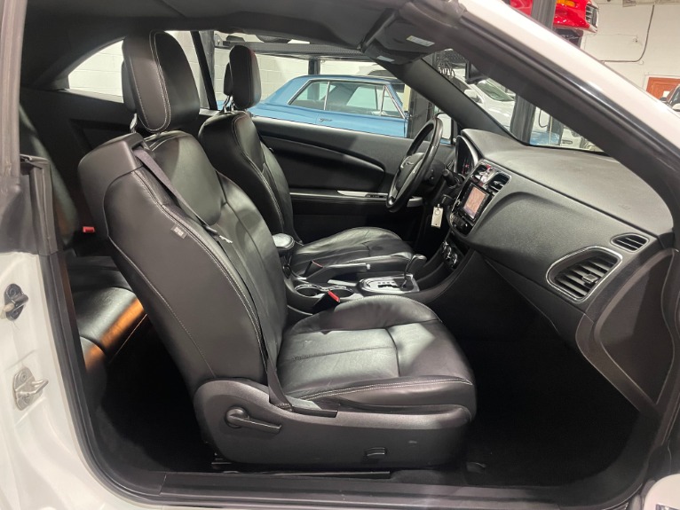 Used-2012-Chrysler-200-Convertible-Limited-FWD