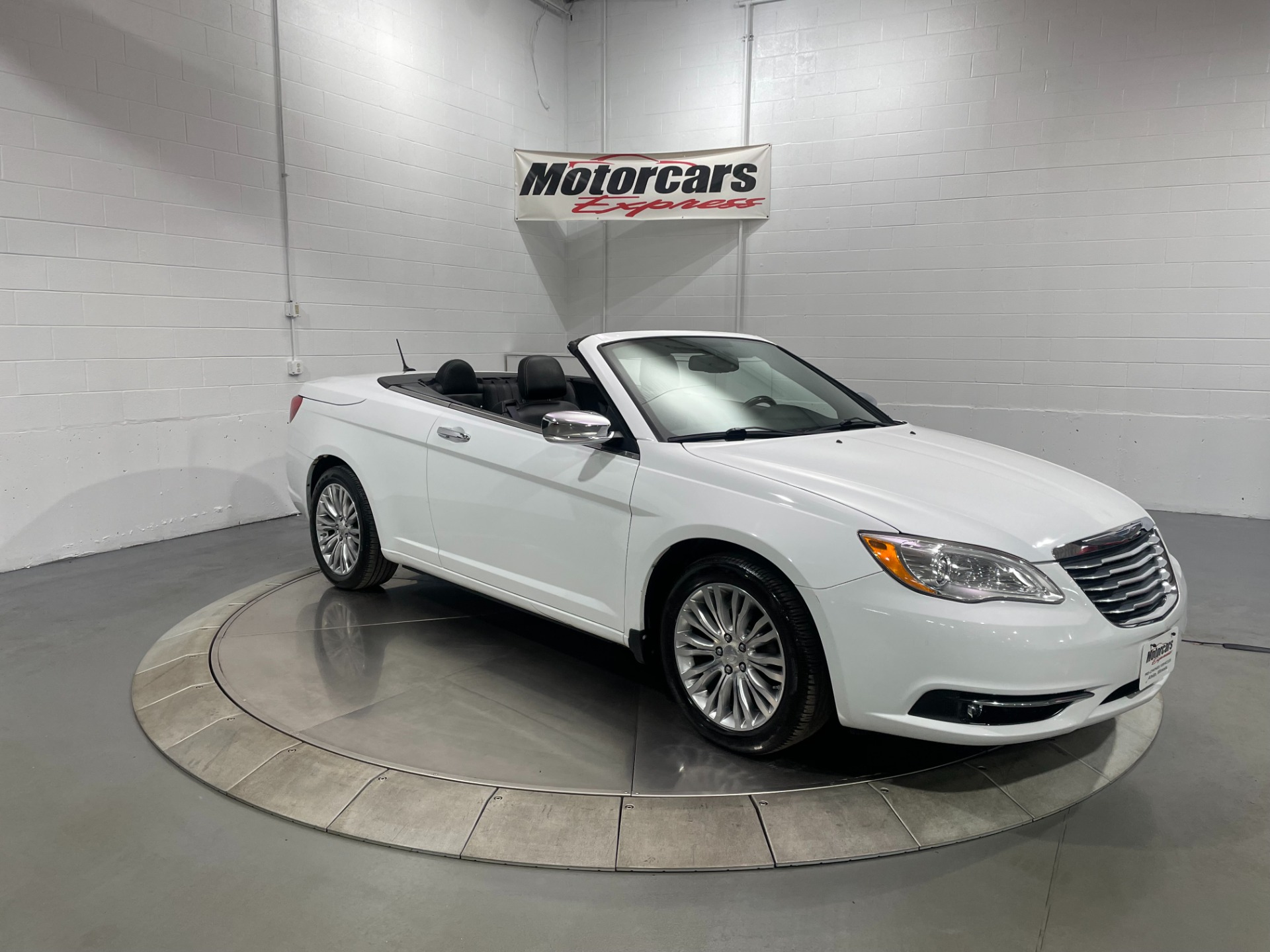 Used-2012-Chrysler-200-Convertible-Limited-FWD