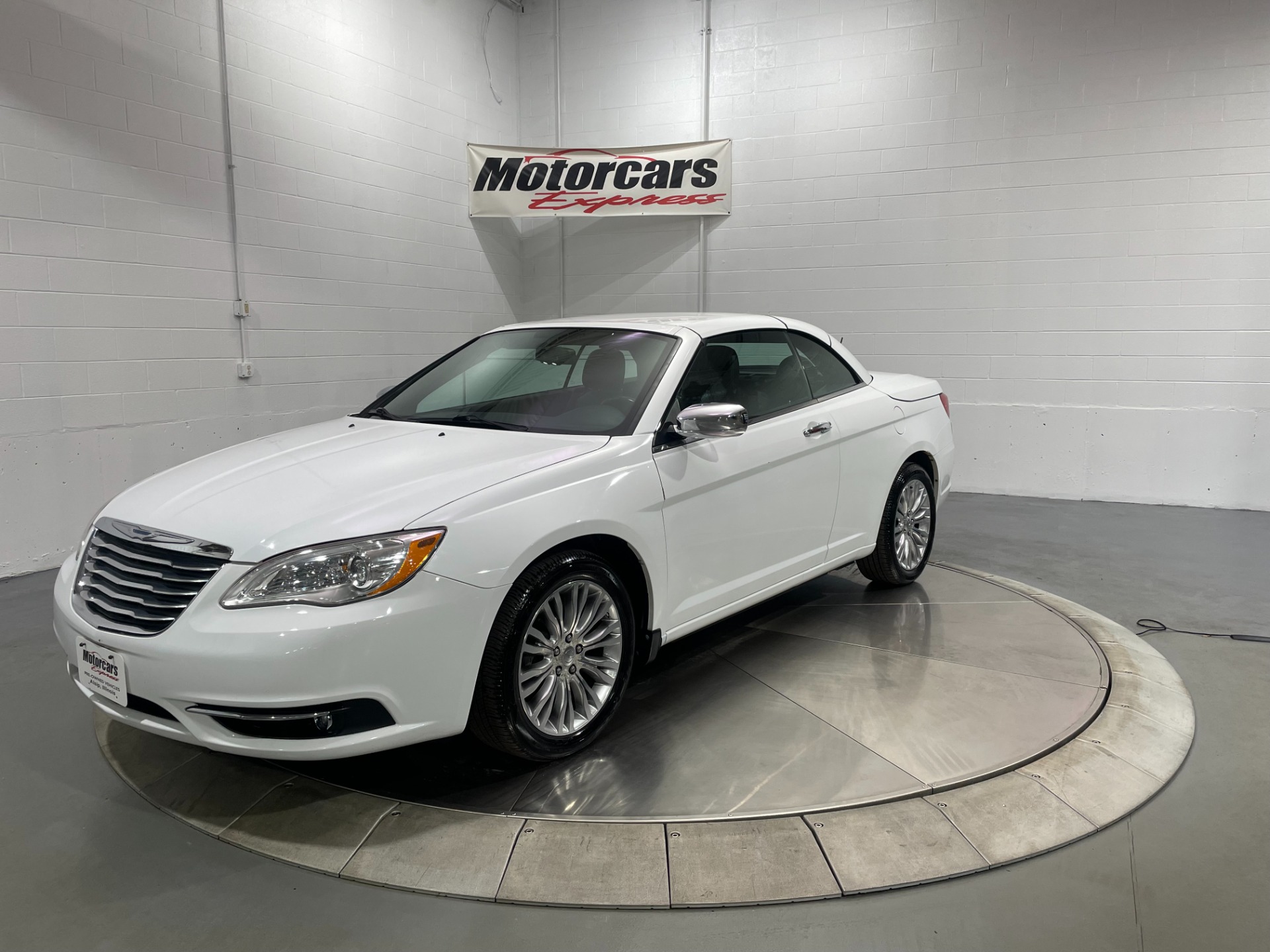 Used-2012-Chrysler-200-Convertible-Limited-FWD