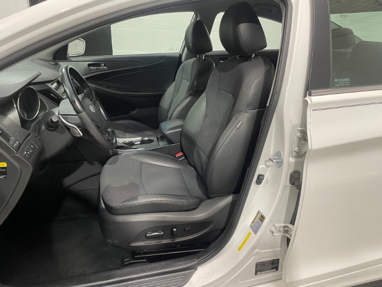 Used-2012-Hyundai-Sonata-SE-20T-FWD
