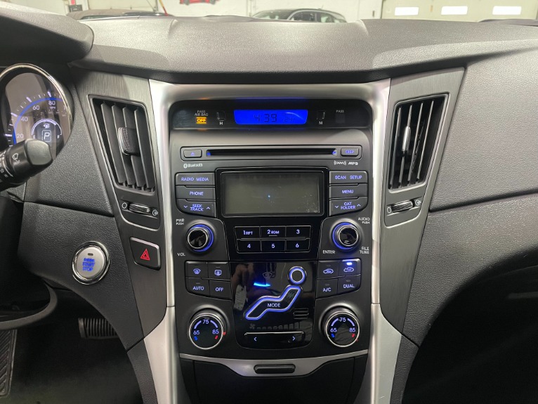 Used-2012-Hyundai-Sonata-SE-20T-FWD