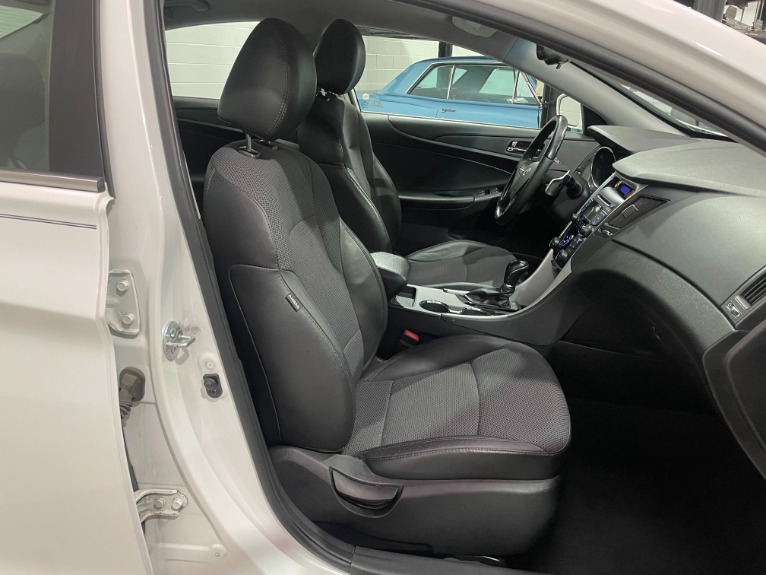 Used-2012-Hyundai-Sonata-SE-20T-FWD