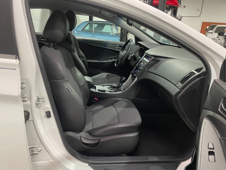Used-2012-Hyundai-Sonata-SE-20T-FWD